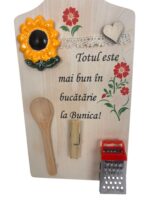 Tocator Din Lemn Personalizat Cu Mesaj Și Ustensile Miniaturale - imagine 2