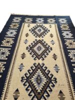 Covor țesut manual cu motive tradiționale – fond albastru, 3x2 metri - imagine 4