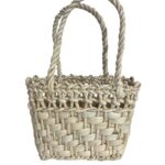 Gentuță împletită manual din pănușă – accesoriu rustic și elegant