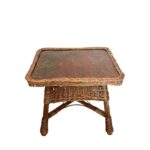 Masă împletită din răchită – lucrată manual, finisată cu lac incolor