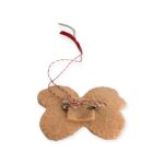 Mărțișor din pâslă tip broșă – lucrat manual, simbol delicat al primăverii - imagine 3