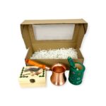 Set cadou tradițional românesc – ibric din cupru și obiecte pictate manual