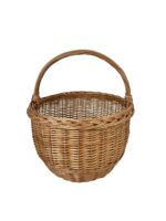 Coș rotund împletit manual din răchită – conic, rezistent și elegant